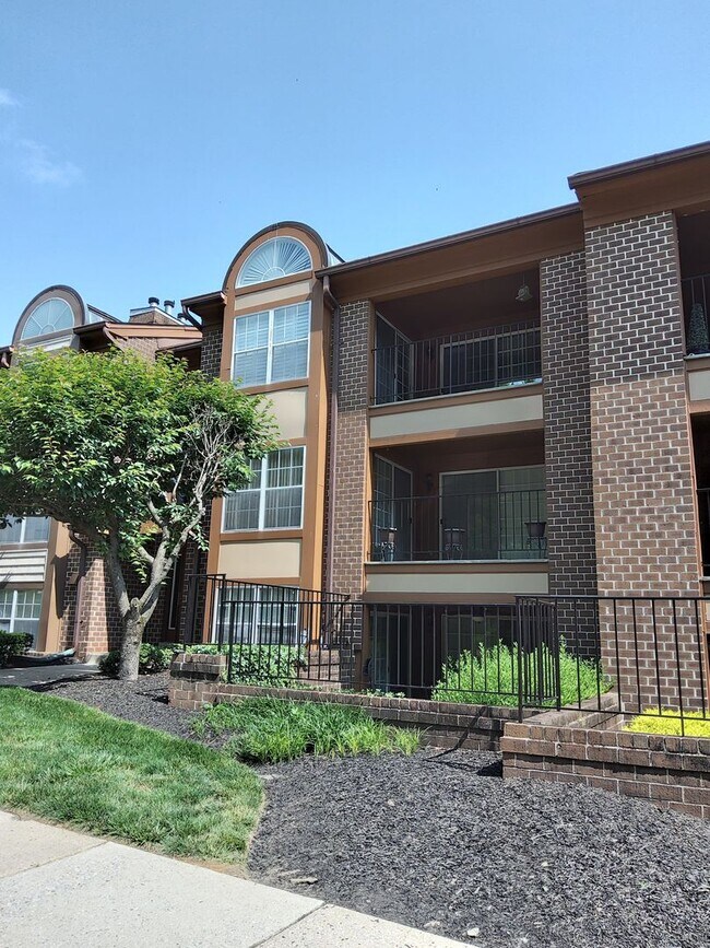 Foto del edificio - Two Bedroom/ Two Bath Condo at Falls Garde...