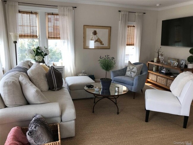 Building Photo - 517 E Market St