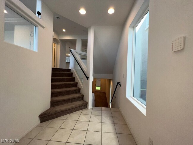 Foto del edificio - 7075 Jasper Hill Way