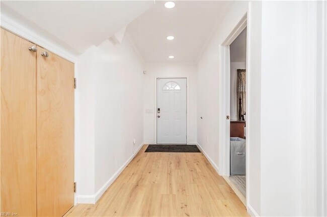 Building Photo - 138 D View Ave