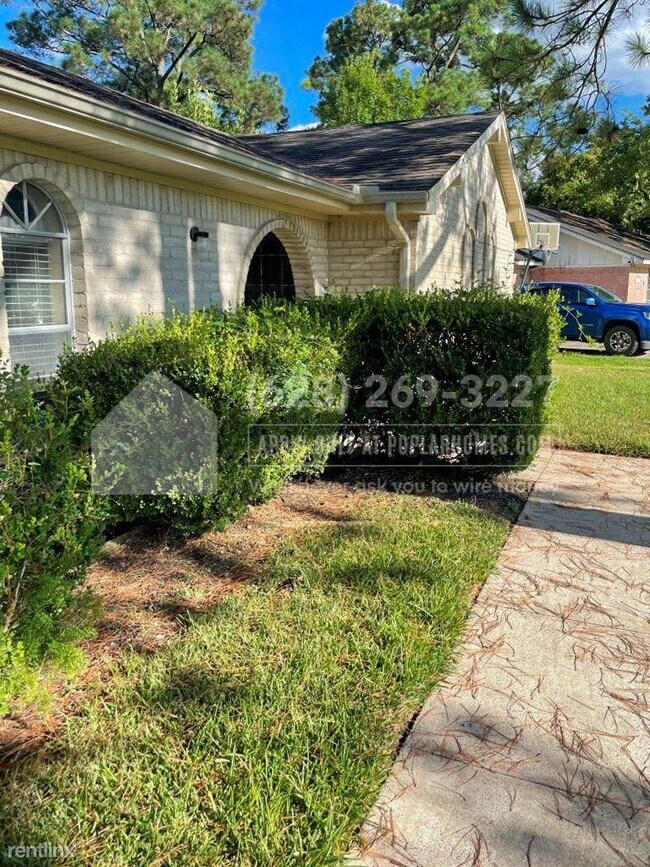 Building Photo - 3 br, 2 bath House - 7206 Maple Lane -