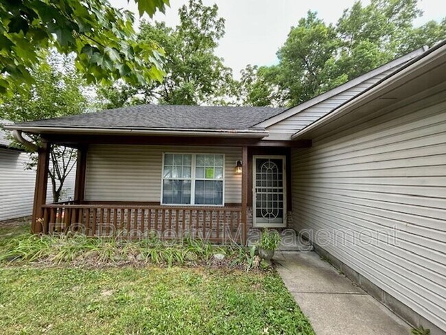 Foto del edificio - 5043 Seerley Creek Rd