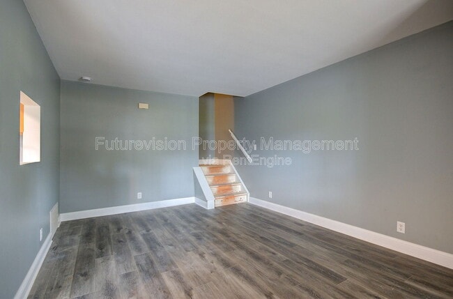 Building Photo - 2302 Carnation Dr