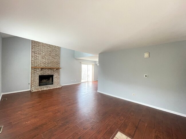 Building Photo - 3186 Anton Dr