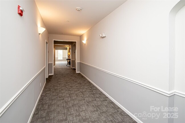 Building Photo - 14849 Santa Lucia Dr