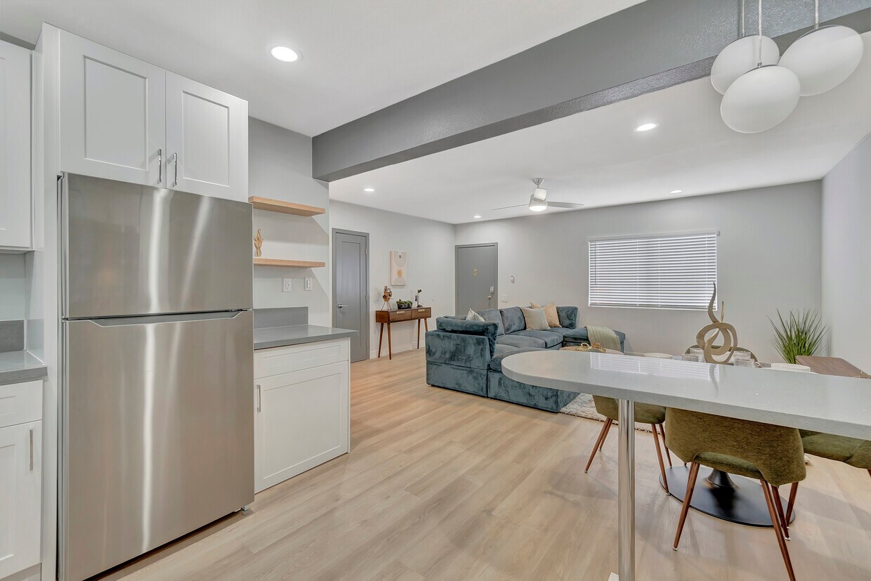 Foto principal - Palm View Village (Furnished Units Available)