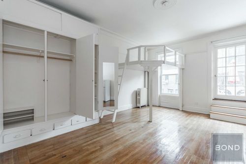 Building Photo - 132 E 73rd St