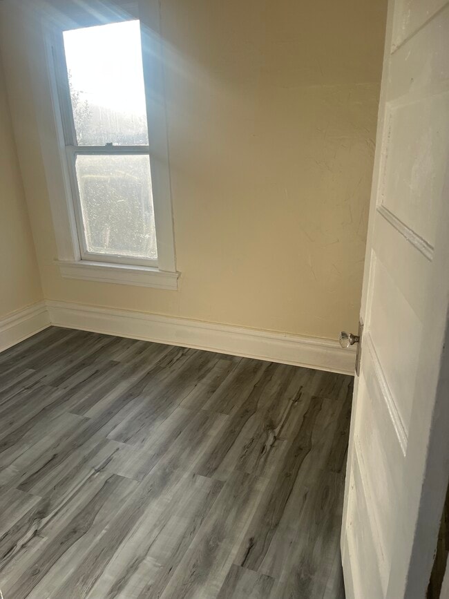 Building Photo - 4346 3rd St