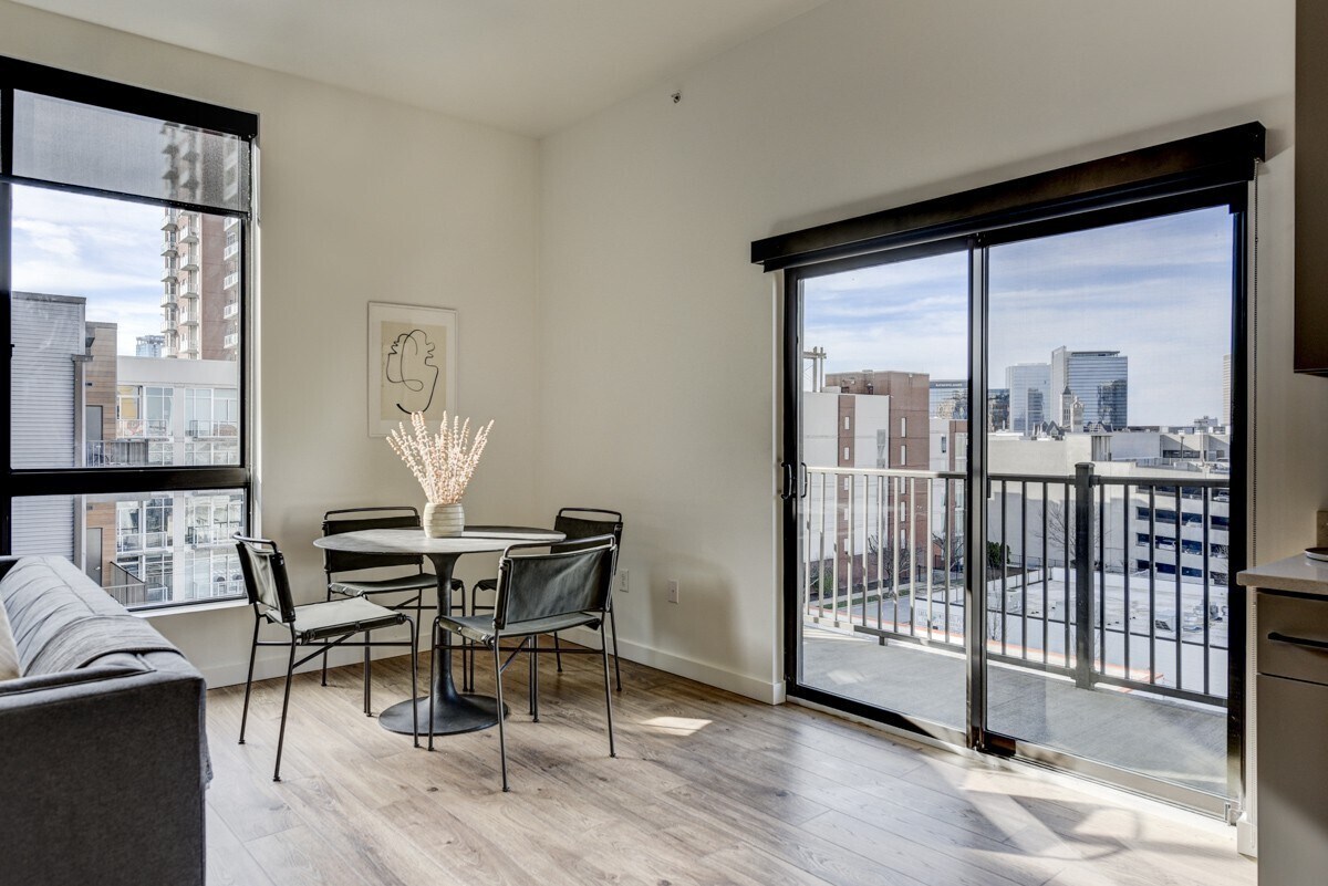 Foto principal - 1002 Division St