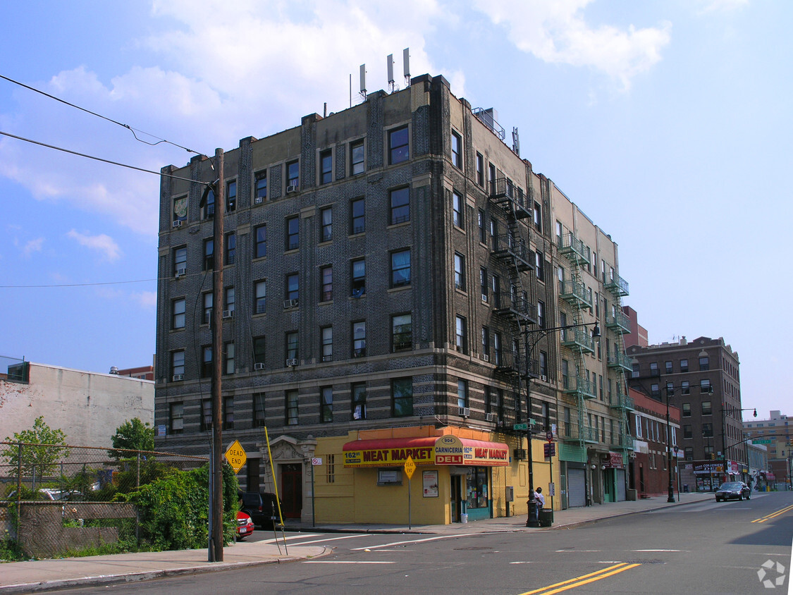 402 E 162nd St, Bronx, NY 10451 - Apartments in Bronx, NY | Apartments.com