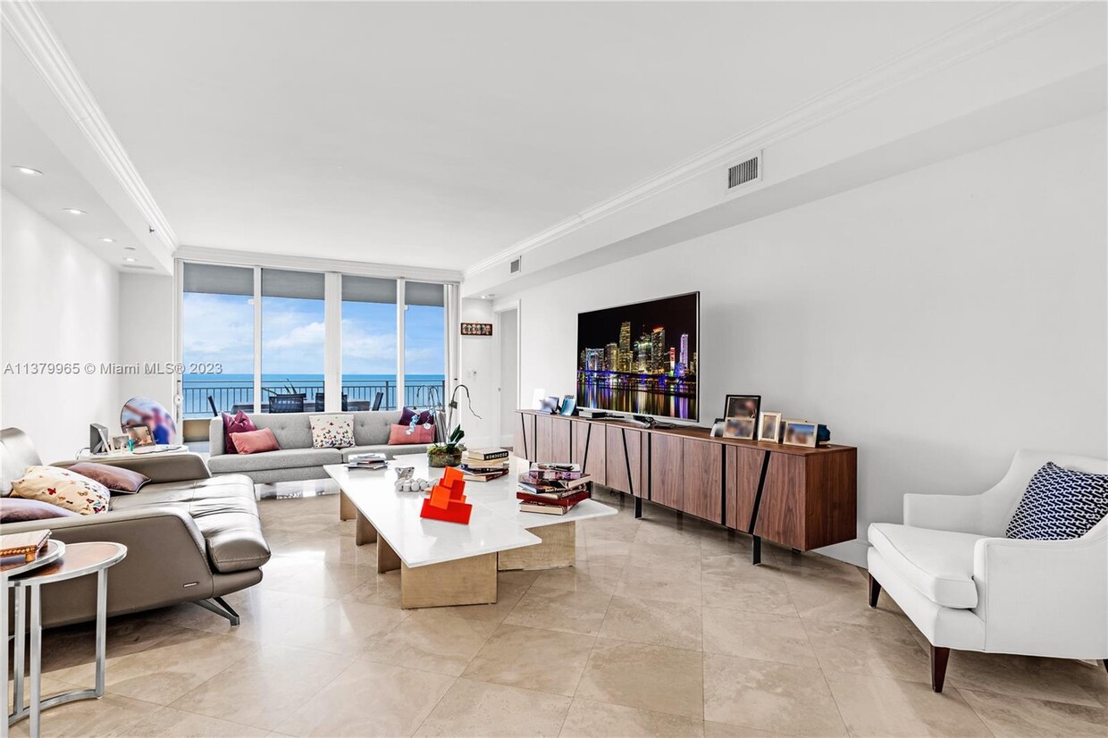 Foto principal - 799 Crandon Blvd