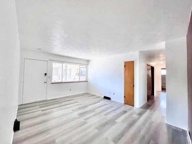Foto del edificio - Updated 2bd/1ba Duplex in West Fort Collin...