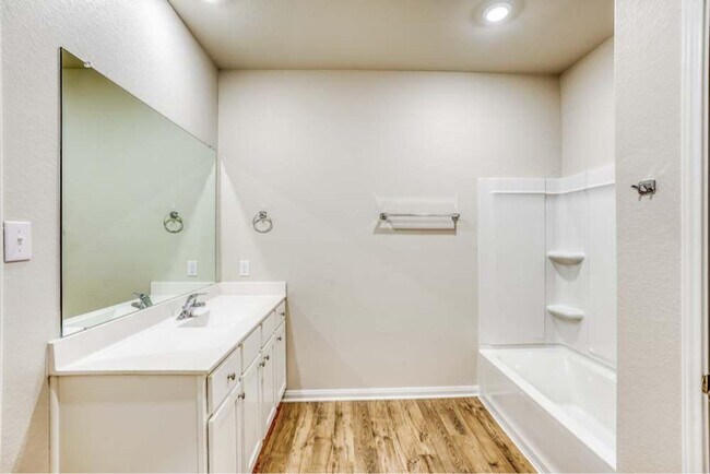 Foto del edificio - 8206 Blooming Meadow Ln