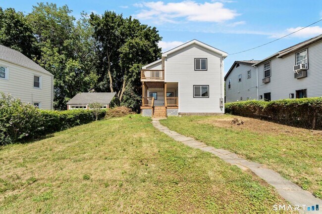 Foto del edificio - 810 Brewster St