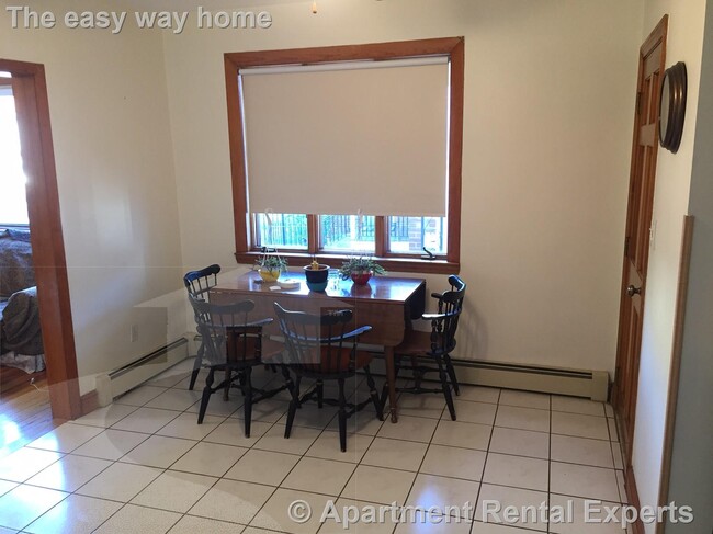 Building Photo - 10 Windsor Rd