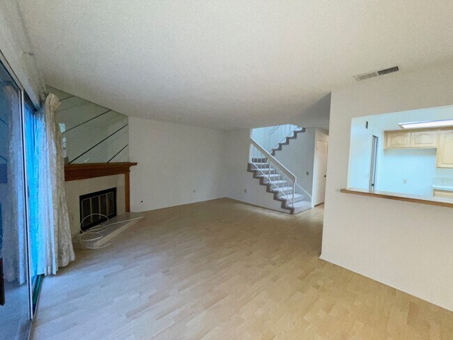 Foto del edificio - Stunning Porter Ranch S&S home centrally located