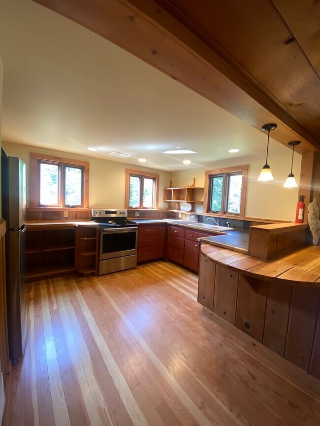 Foto del edificio - 3 Bedrooms | 2 Bath Home in Trout Lake, Wa...