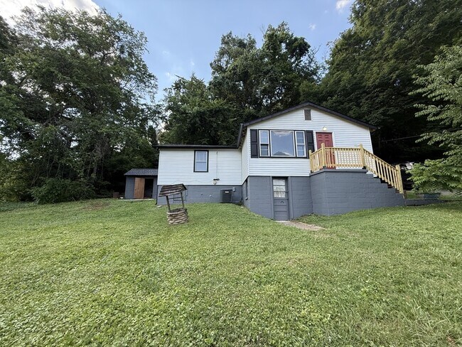 Photo - 5247 McIntyre Rd House