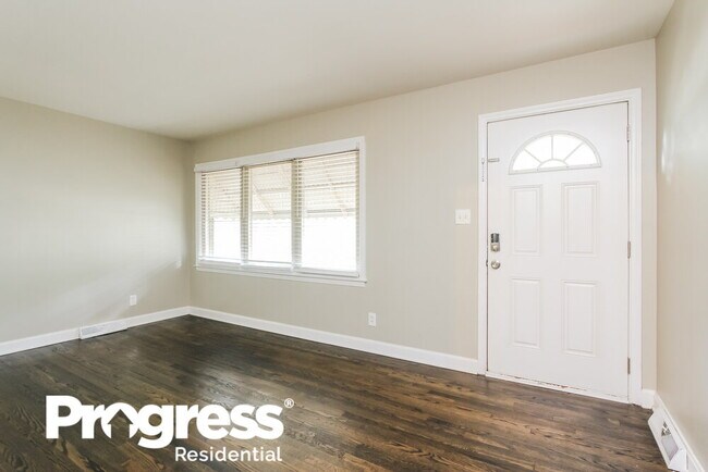 Building Photo - 3924 Broadview Dr