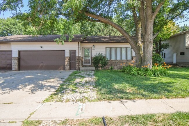 Foto del edificio - Fully Renovated 5 Bed / 3 Bath Home with 2...