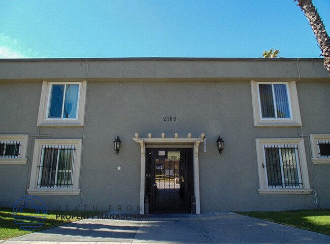 Building Photo - 2159 Elm Ave.
