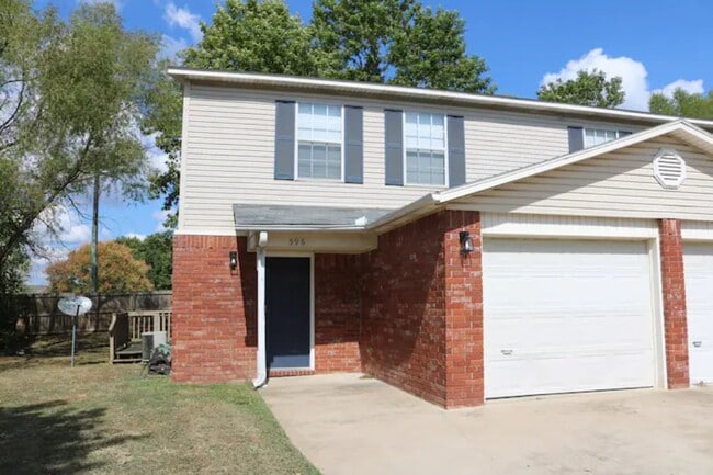 Photo - 596 W Moan Pl (Fayetteville, AR) Townhome