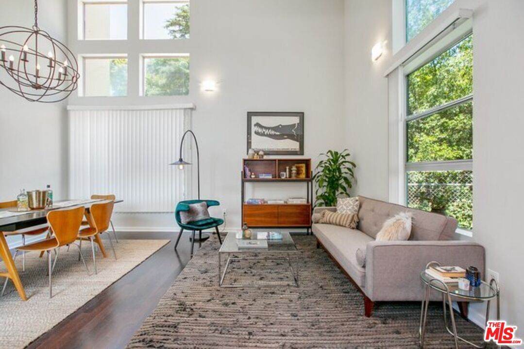Foto principal - 2393 Silver Lake Blvd