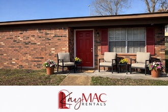 Building Photo - 1109 6th St