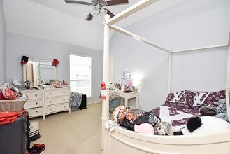 Building Photo - 6308 Silver Thistle Ln