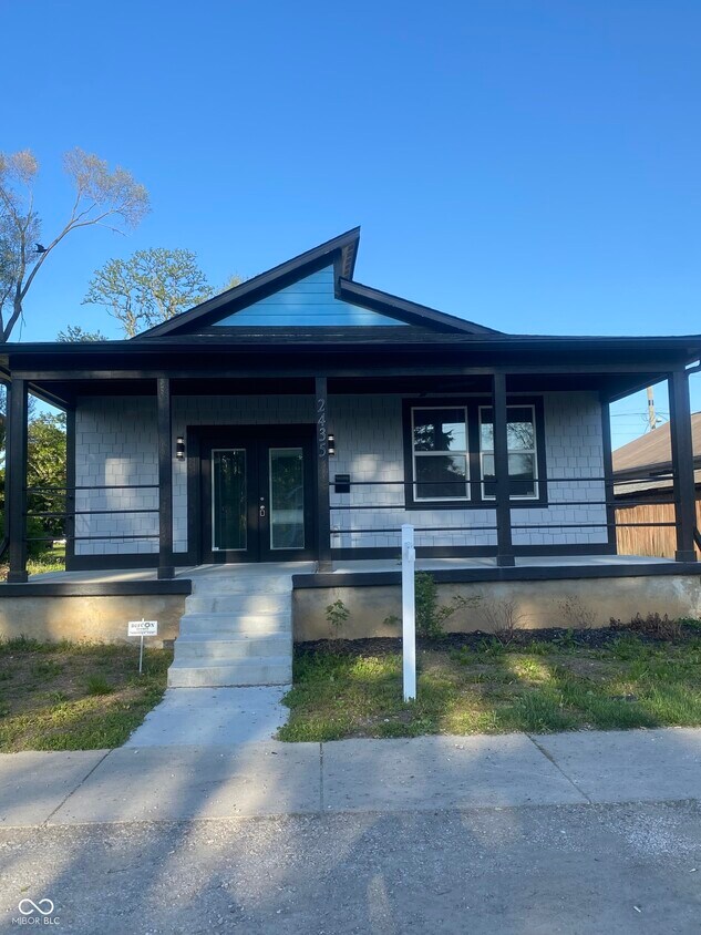 Foto principal - 2435 Columbia Ave