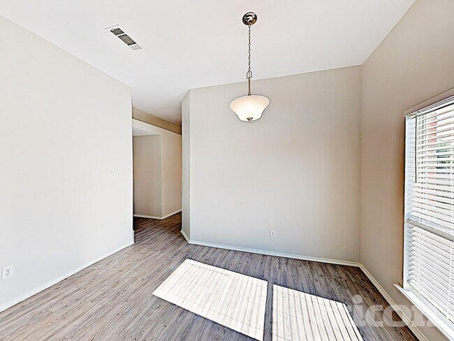 Building Photo - 1015 James Donald Ln