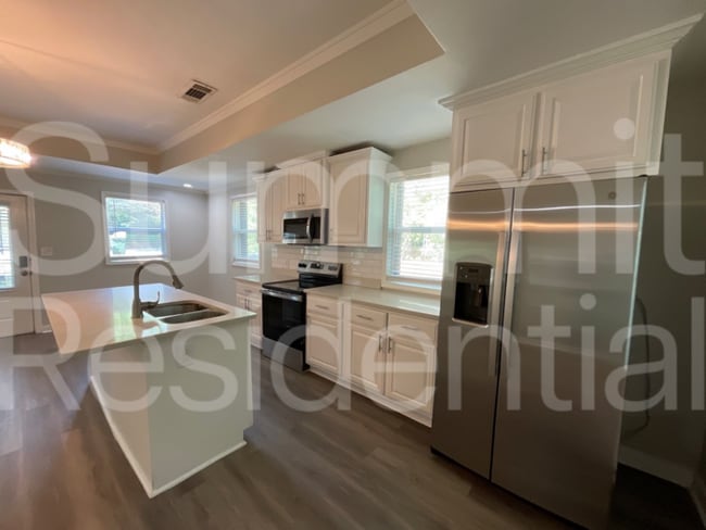 Building Photo - 2590 Godfrey Dr NW