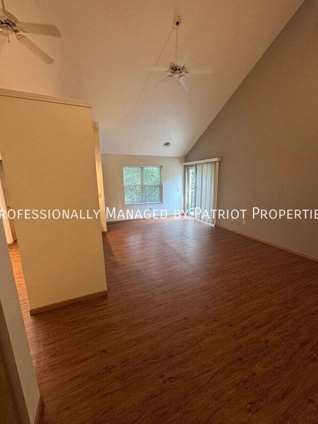 Foto del edificio - 1609 N Thompson Dr