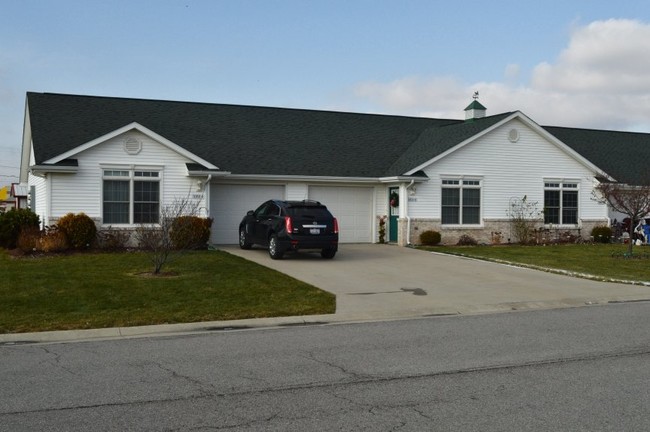 Building Photo - 9958 Heritage Dr