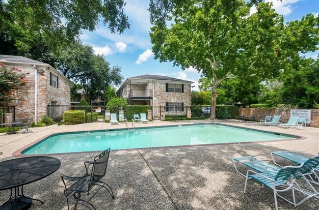 Foto del edificio - 7900 Westheimer Rd