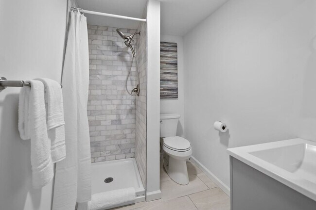 Building Photo - 1137 Fuller St