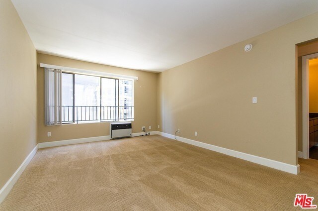 Building Photo - 10982 Roebling Ave