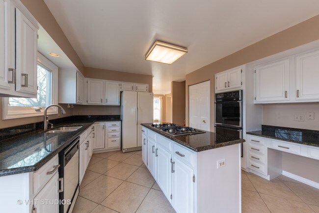 Foto del edificio - 565 Coventry Ln