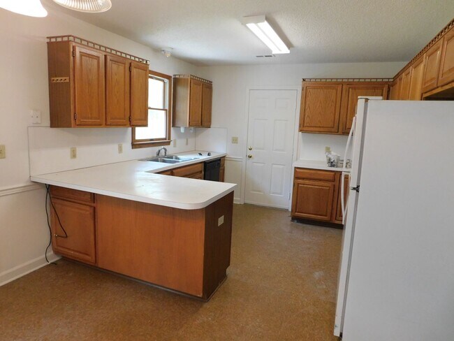 Foto del edificio - 3 bedroom 2 bath in Mt Hermon Subdivision