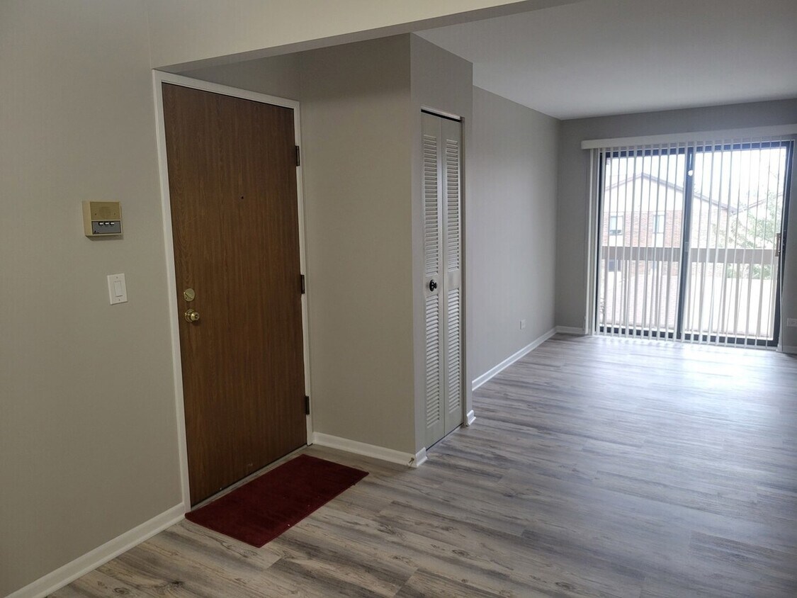 880 N Lakeside Dr Unit 3D, Vernon Hills, IL 60061 Condo for Rent in