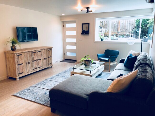 Sala de estar - 512 NE 85th St