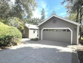 Building Photo - 19046 Lake Forest Dr