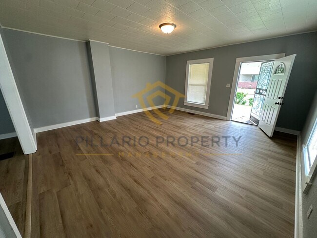 Foto del edificio - 2704-2704 Highland Pl