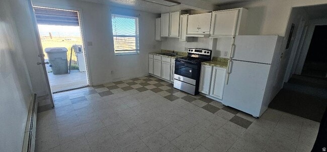 Building Photo - 165 W 250 N