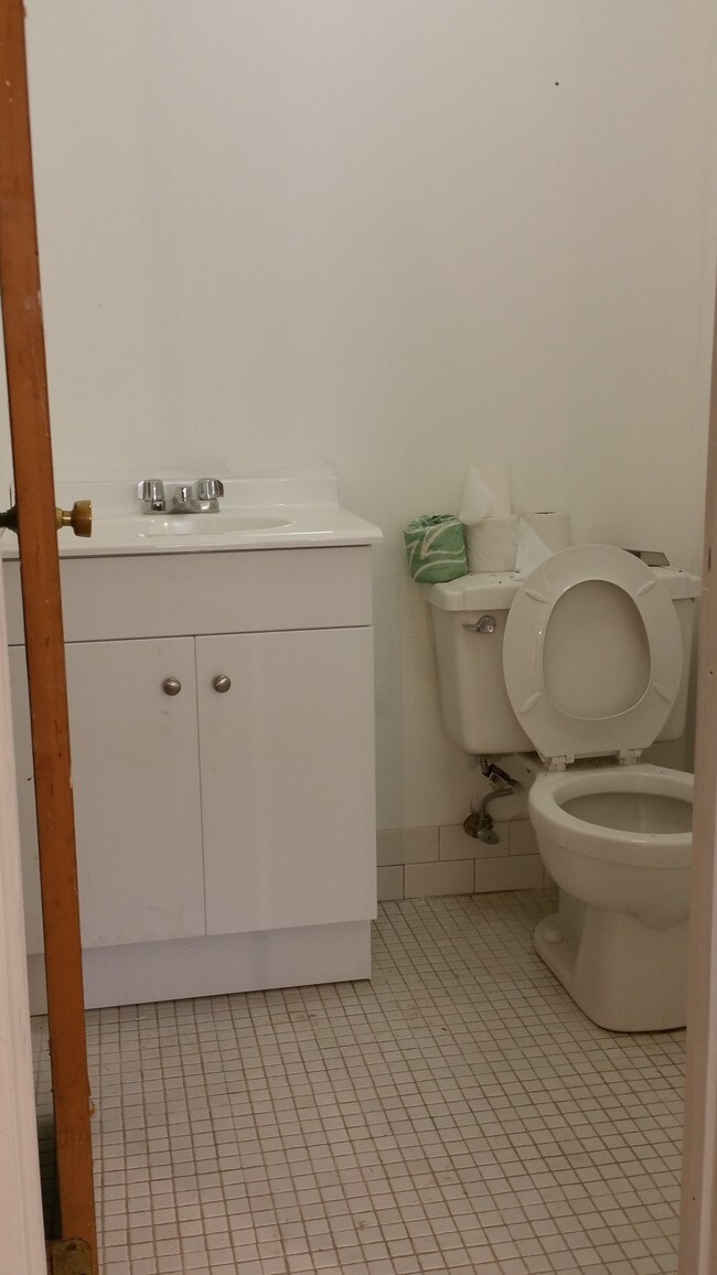 Building Photo - FOREST HILLS MEDICAL SPACE