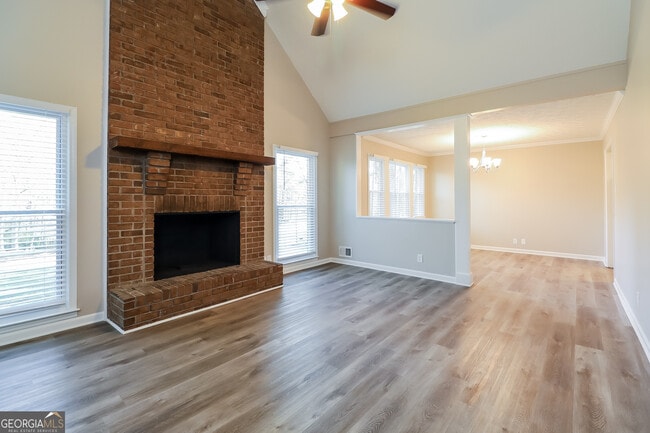 Foto del edificio - 2186 Lost Forest Ln SW