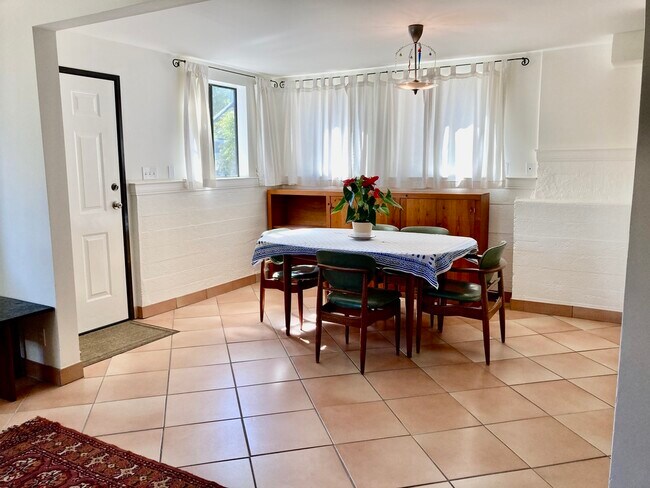 Foto del edificio - 2421 2nd St