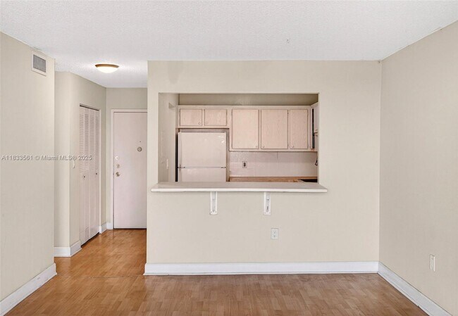 Building Photo - 16851 NE 23rd Ave
