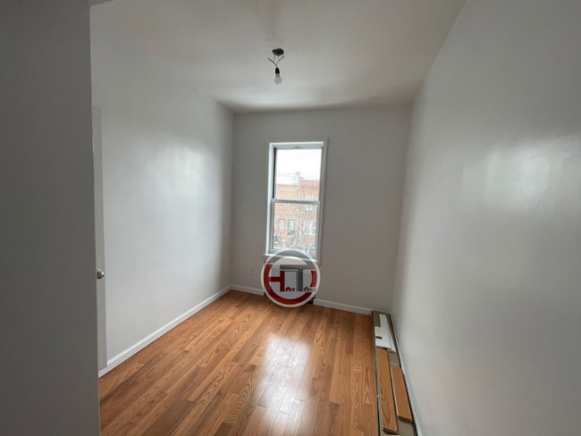 Foto del edificio - 737 Calhoun Ave