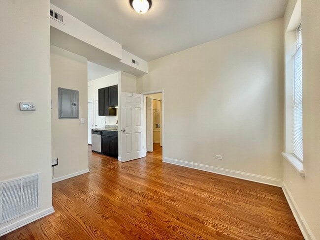 Building Photo - 1629 S Throop St